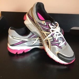 Asics Gels GT-1000 Running Shoe Sz 9